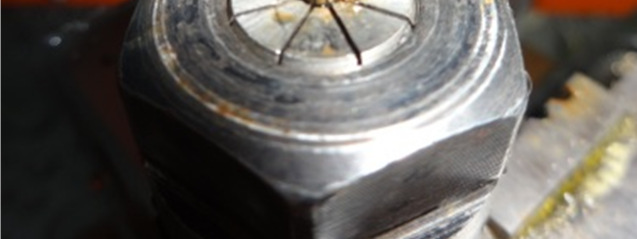 6.1.2.2 Processo 2: Furo de diâmetro 0,35 mm Para o furo de 0,35 mm foi utilizado um eletrodo de cobre com diâmetro de 0,3 e comprimento de 400 mm.