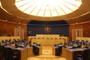 Região Autónoma da Madeira Diário Assembleia Legislativa X Legislatura Número: 08 IV Sessão Legislativa (2014/2015) Terça-feira, 11 de novembro de 2014 REUNIÃO PLENÁRIA DE 11 DE NOVEMBRO Sumário