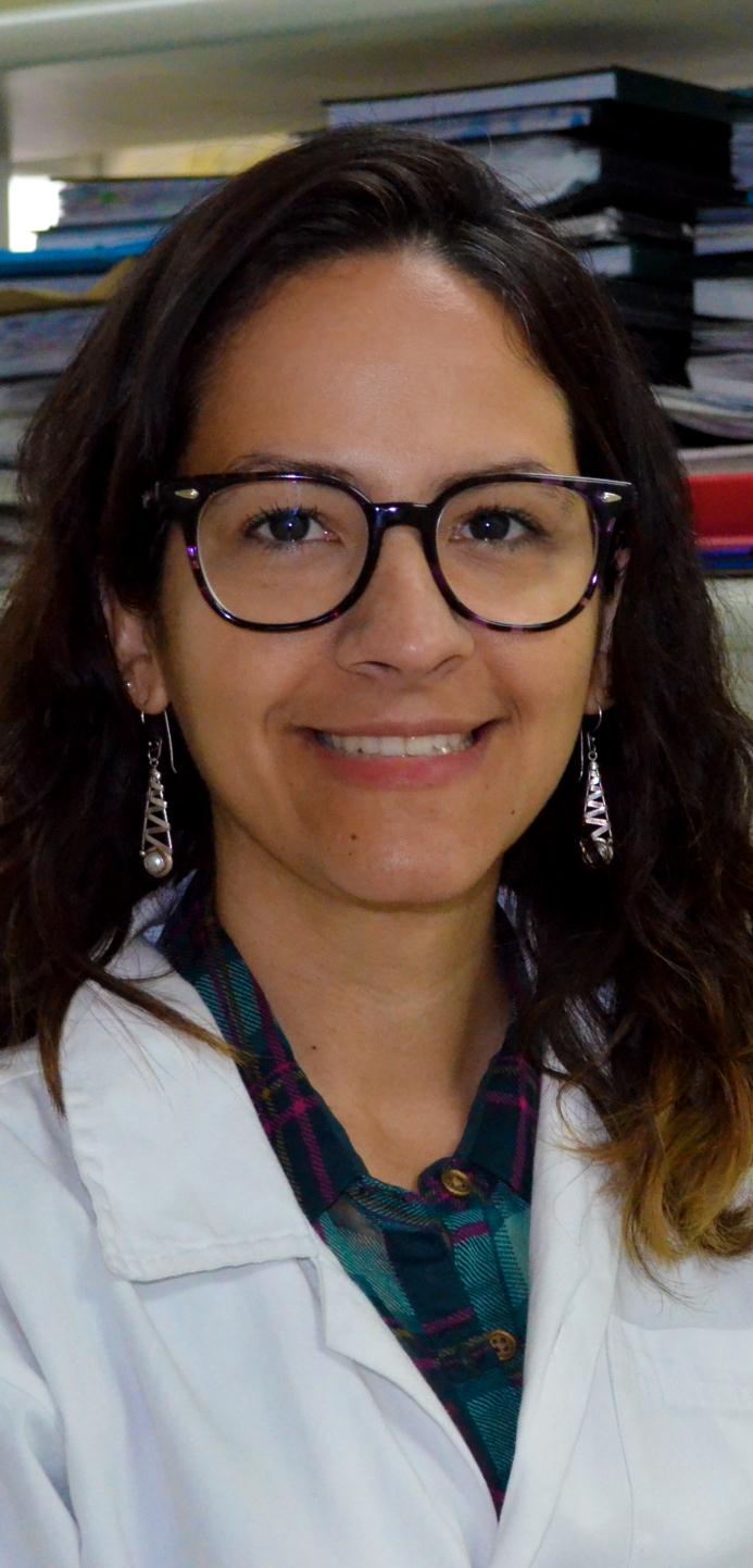 Natália Machado Tavares Graduada em Ciências Biológicas (UFBA) e com mestrado e doutorado em Patologia Experimental pela UFBA-FIOCRUZ/BA Atua na área de pesquisa em imunologia, biologia celular e