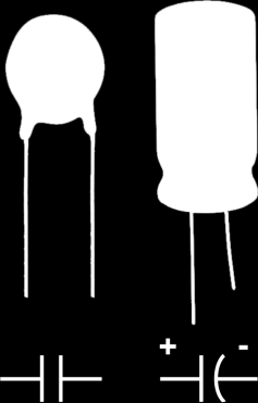 Existem condensadores monolíticos (sem polaridade à esquerda) e eletrolíticos (com polaridade à direita). Fig.