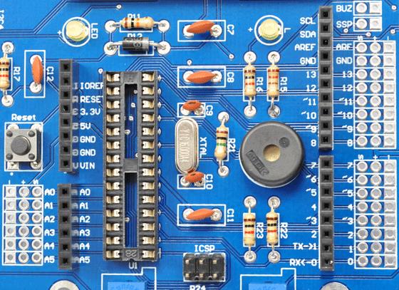 CONETORES ARDUINO O conjunto de cinco conectores permite a ligação de shields compatíveis com Arduíno, como o shield de comunicação sem fios XBee, por exemplo.