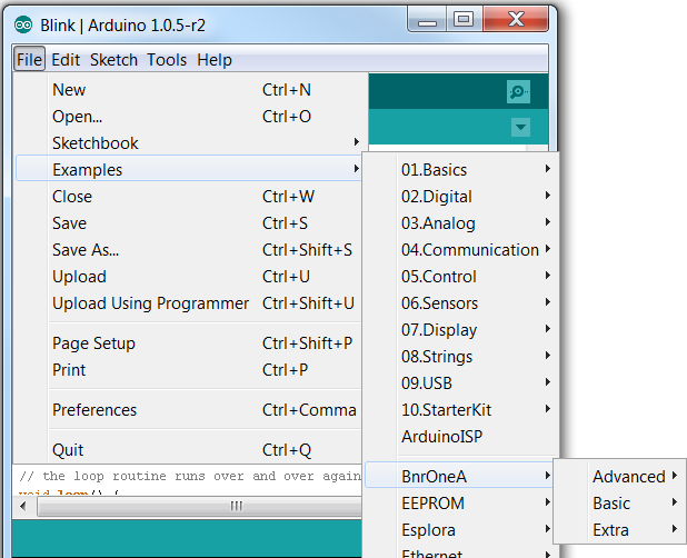 CARREGAR UM PROGRAMA PARA O BOT'N ROLL ONE A No ambiente de programação Arduíno encontras vários programas de exemplo que podes carregar para o robô. Clica em "File -> Examples -> 01.