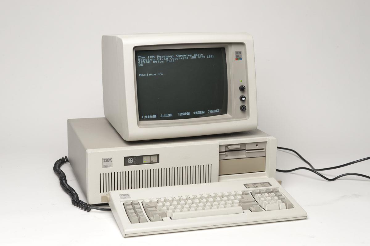 1984 Intel 286/IBM PC AT O Intel 80286 só foi usado comercialmente a partir de 1984, justamente no sucessor do IBM PC, o IBM