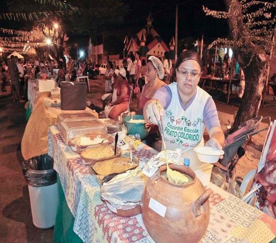 FESTIVAL DA CULINÁRIA CEARENSE NA PERIFERIA DE FORTALEZA: UM ENSAIO PARA A COPA DE 2014 As cozinheiras dos melhores restaurantes e hotéis de Fortaleza moram na periferia.