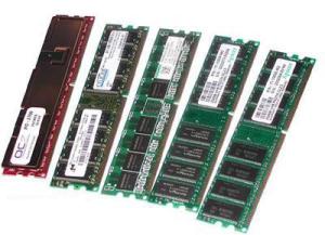 A memória RAM se apresenta normalmente em chips, vendidos na forma de pentes
