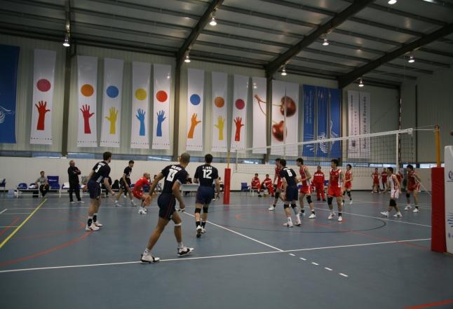 Relatório de Gestão 2012 DESPORTO Voleibol Novo Estádio Municipal de Fornelos Motonáutica Depois de concretizada a construção de uma rede de equipamentos desportivos, distribuída pelo território, com