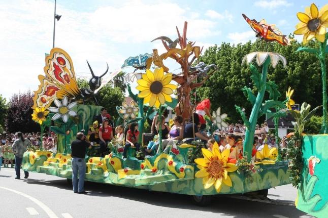 Relatório de Gestão 2012 COMÉRCIO E TURISMO Parque Empresarial de Anreade Festa das Cavacas Festival da Cereja Naturalmente que o período de crise económica e financeira que vivemos, se reflete de