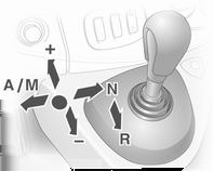 104 Condução e funcionamento Ligar o motor Premir o pedal do travão ao colocar o motor a trabalhar.