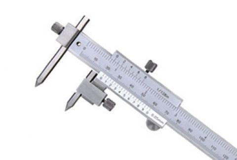 Tipos e Uso de Paquímetros: Paquímetro universal Medições internas, externas, de profundidade e de ressaltos. Trata-se do tipo mais usado.