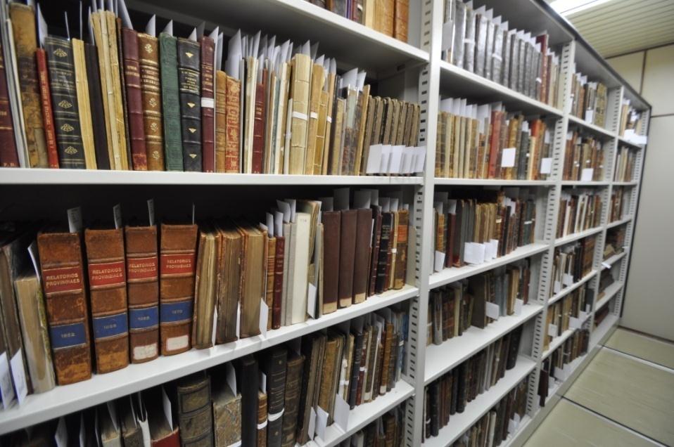 Coleção de Obras Raras - OR Reúne livros e periódicos raros, aproximadamente 4 mil obras, cuja temática principal é a Brasiliana,