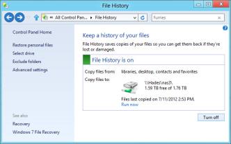 31 32 FAT :: Comparação NTFS New Technology File System Usado a partir do Windows 2000 Padrão nas versões mais recentes do Windows Recuperação automática de erros de disco Suporte melhorado para