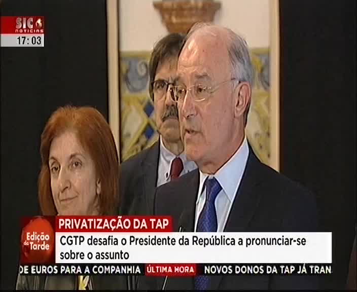 A37 SIC Notícias - Edição da Tarde Duração: 00:00:52 OCS: SIC Notícias - Edição da Tarde ID: 61847575 13-11-2015 05:03 CGTP desafia Cavaco Silva a pronunciar-se sobre venda da TAP http://www.pt.