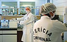 O objetivo do curso de Química Forense é formar um profissional para interagir com outros profissionais nas áreas de medicina forense e jurídica, reduzindo o tempo na investigação e na solução de