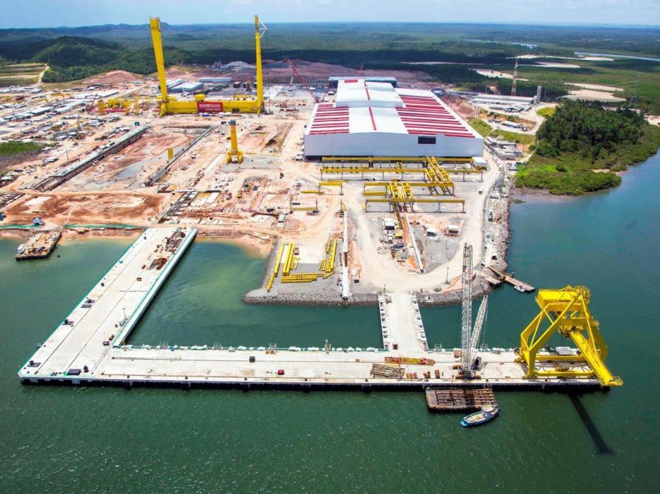 Estaleiro Enseada do Paraguaçu BA (em construção) 2 3 6 Navios-sonda (55% - 65% de CL) (Ondina, Pituba, Boipeba, Interlagos, Itapema, Comandatuba).
