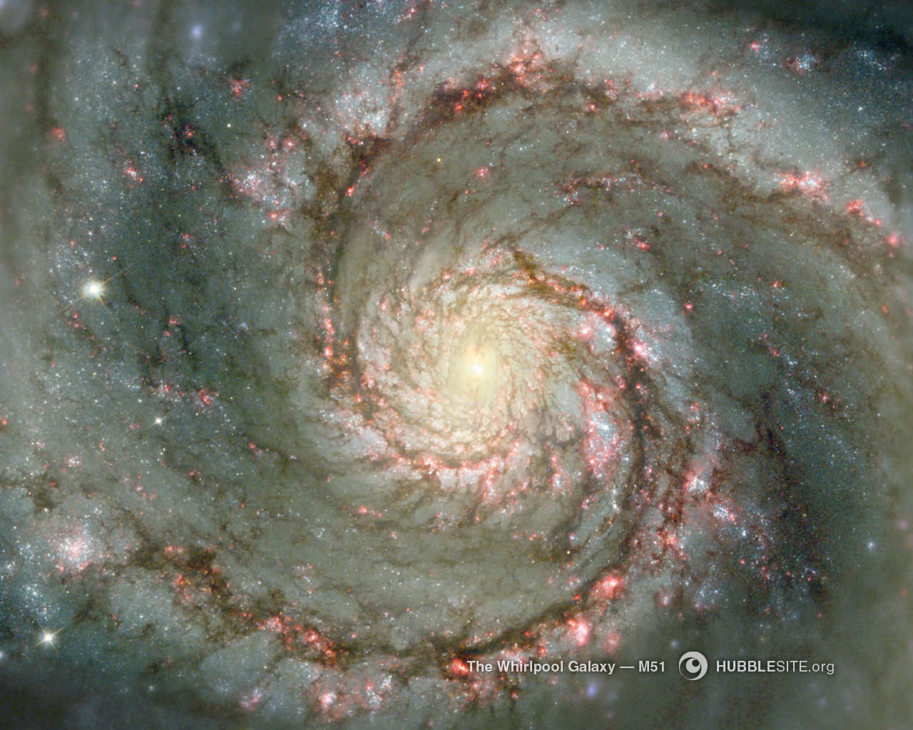 12. Considere a gala xia M51, mostrada na figura abaixo, e cujos dados sa o: dia metro aparente: 9 (0,15o ) magnitude aparente: m=8,6 magnitude absoluta: M =-21,5 redshift z = 0,002.