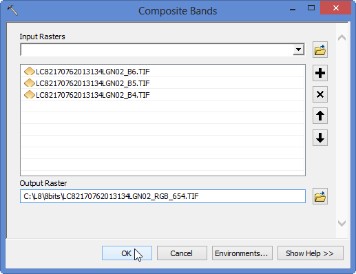 No ArcToolBox, clique na caixa de ferramentas Data Management Tools Raster Raster Processing Composite Bands.