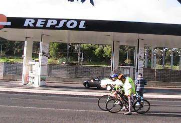 Km 12 - RUA JOSE RODRIGUES MIGUEIS Nº 3 (LIDL) LADO CONTRÁRIO CASA SAÚDE BENFICA Km 13 - -RUA CONDE DE ALMOSTER A SEGUIR A ENTRADA PARA O MONSANTO LADO CONTRÁRIO 8,89 ANTES DA ULTIMA BOMBA DA