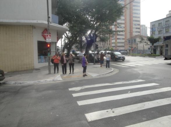 RELATÓRIO FOTOGRÁFICO Canteiro central sem guia rebaixada Passeio C