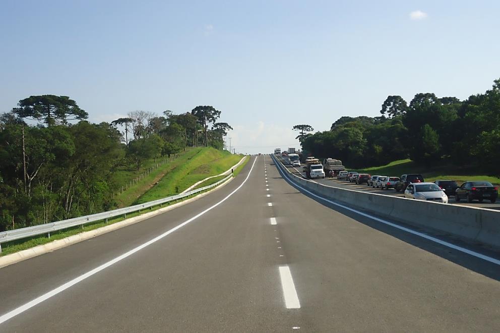3.1. Investimentos Principais Obras Duplicação da BR-116/PR (Autopista Planalto Sul) Execução Aterro Trecho Concluído A obra consiste originalmente na