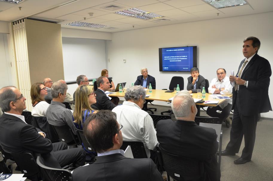 th JORNAL DA RADIOLOGIA PERNAMBUCANA 19ª Edição - 1ª Edição digital REUNIÃO NO CBR EM 30/1/2015 DOS PRESIDENTES DAS SOCIEDADES ESTADUAIS DE RADIOLOGIA COM A NOVA DIRETORIA DO CBR Dr Antônio Carlos