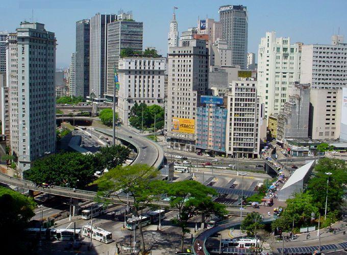 Programa de melhoria da malha viária na cidade de São Paulo com
