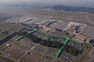 Aeroporto Internacional de CAPACIDADE ATUAL 20.400 milhões passageiros/ano 1.