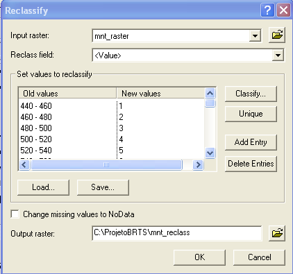 4. Na janela Reclassify, selecione a imagem mnt_raster no dropdown Input raster e clique sobre o botão Classify.
