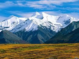As montanhas são formações geográficas originadas do choque (encontro) entre placas tectônicas.
