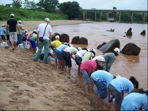 além da escassez de matrizes de algumas espécies. Ainda assim, foi possível alcançar 82% da meta estabelecida para a safra, com 305.615 indivíduos soltos em 80 peixamentos realizados.