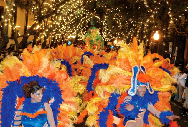 fev CALENDÁRIO DE EVENTOS OFICIAL ILHA DA MADEIRA 15. 22 CARNAVAL O destaque do Carnaval na Madeira é o cortejo alegórico. Com mais de 1.