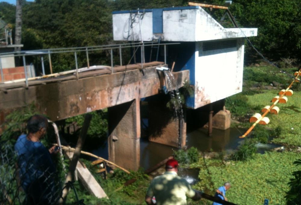 Município/Distrito Caracterização da captação existente e observações de campo Plano de ações complementares Rio Paraíba do Sul Sapucaia/RJ Operador: CEDAE Ponto de captação localizado na margem