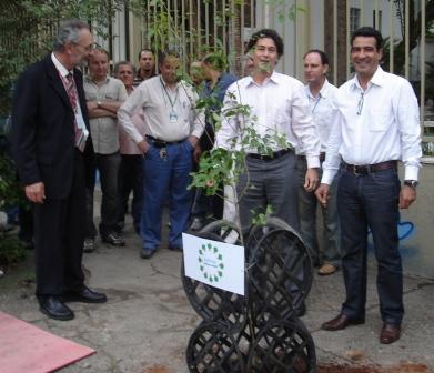 Diferenciais e melhorias agregadas Protetores ecológicos madeira plástica, pneus, bambu Furação por método inovador (furo com serra-copo Diamantada) Protetor de bambu ou madeira plástica Adesivação