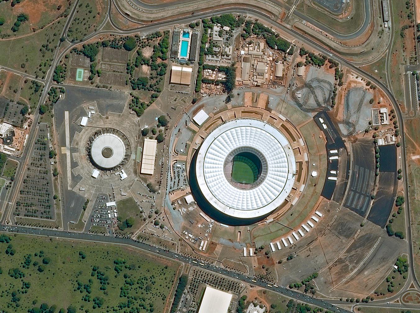 El estadio nacional de Brasilia renovado en 2013, acoge hasta 70.