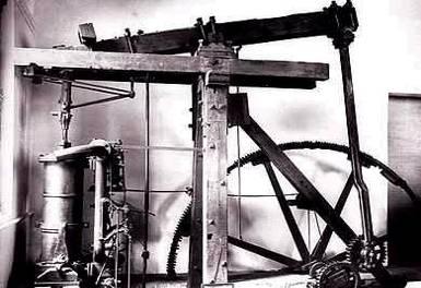 SEGUNDA METADE DO SÉCULO XVIII: Aparecimento das primeiras máquinas (Tear mecânico, máquina de fiar).