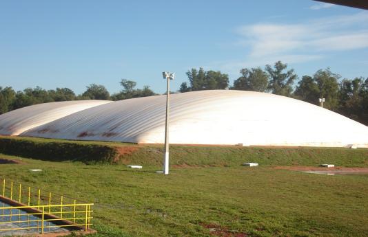 Forte atuação com programas apropriados para cada uma das unidades JBS Principais iniciativas Ecoeficiência Biodigestores em Andradina - SP Fábrica de reciclagem nas unidades de Lins-SP e Barretos-SP