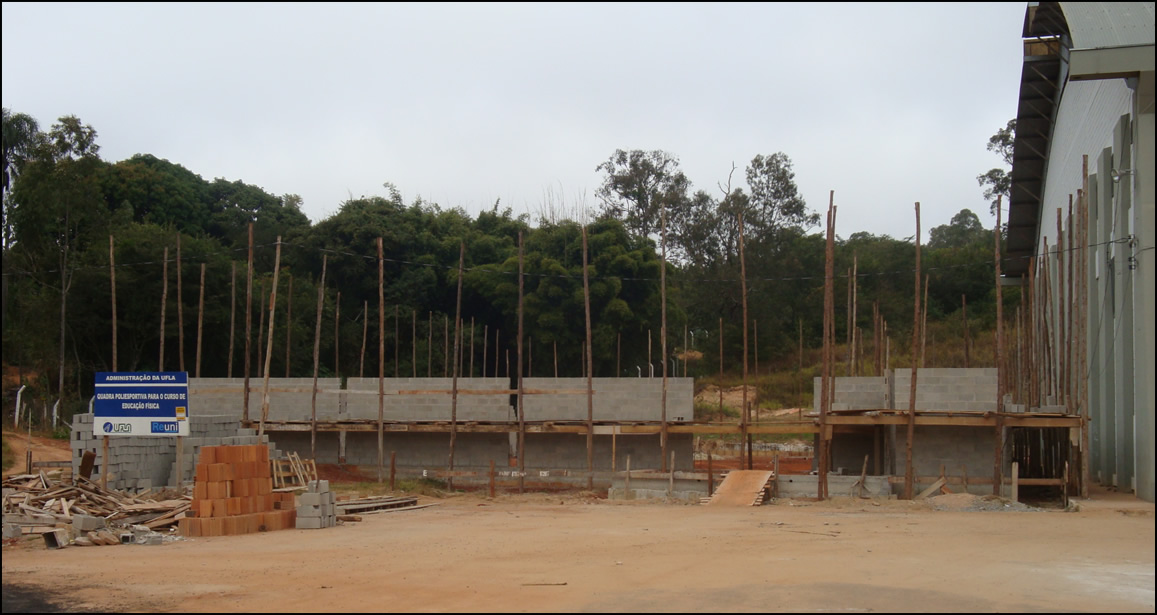 Sala de musculação Segundo ginásio (em construção) Conta com um planejamento feito para uma