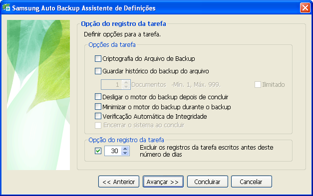 Configurar o Auto Backup Figura 5-5 Configurar as Opções de Registro de Tarefas Filtro de Arquivo A tela de Filtro de Arquivo define os tipos de arquivo a serem arquivados ou excluídos do backup.