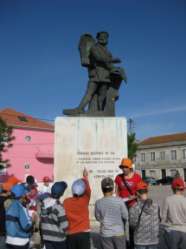 Peregrinação no Pragal (3º / 4º ano) Um antigo núcleo rural que se transformou em cidade, revisitado por Fernão Mendes Pinto, o mais famoso morador do Pragal.