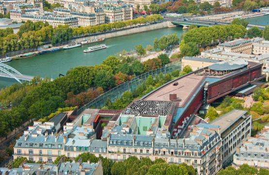 ESTUDO DE CASO MUSÉE DU QUAI BRANLY Localização: Paris, França (2006) Área total: 40.