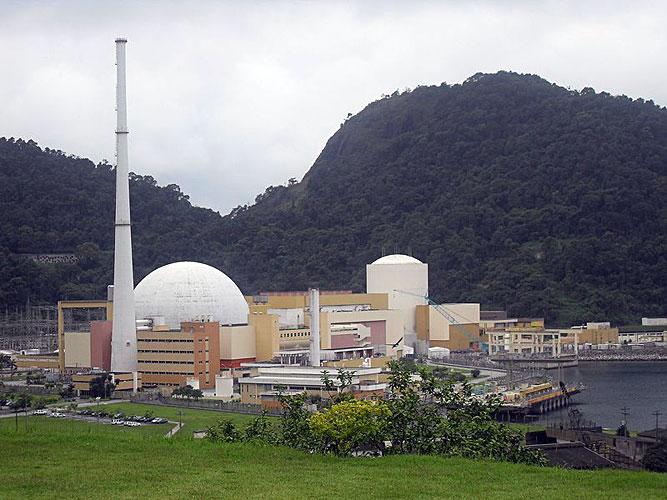 Usina nuclear de Angra 1 e 2 As paradas programadas nos reatores