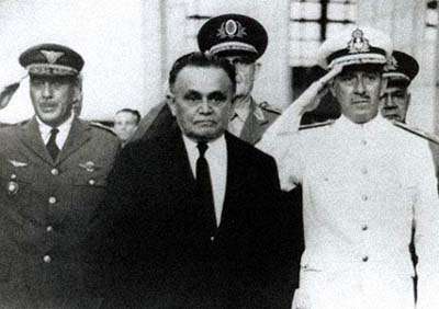 Castelo Branco, alinhado com a política norteamericana, cortou relações diplomáticas com Cuba (país socialista).