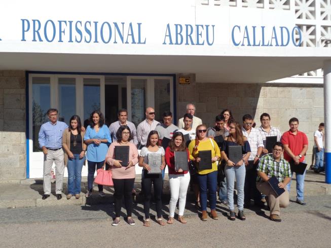P or mais um ano, no dia 2 de outubro de 2015, celebrou- -se o dia do diploma na Escola Profissional Abreu Callado.
