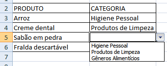 a) Crie sua planilha normalmente como na ilustração abaixo. Note que no intervalo F2:F4 foram digitados os valores que serão utilizados como categorias. b) Selecione o intervalo B:B6 com o mouse.