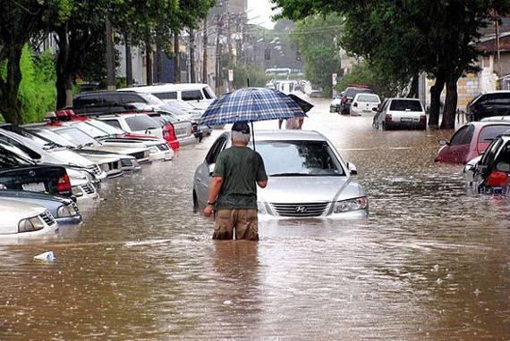 298.099 Habitantes (2006) 2010 18% População Rural 82% População Urbana