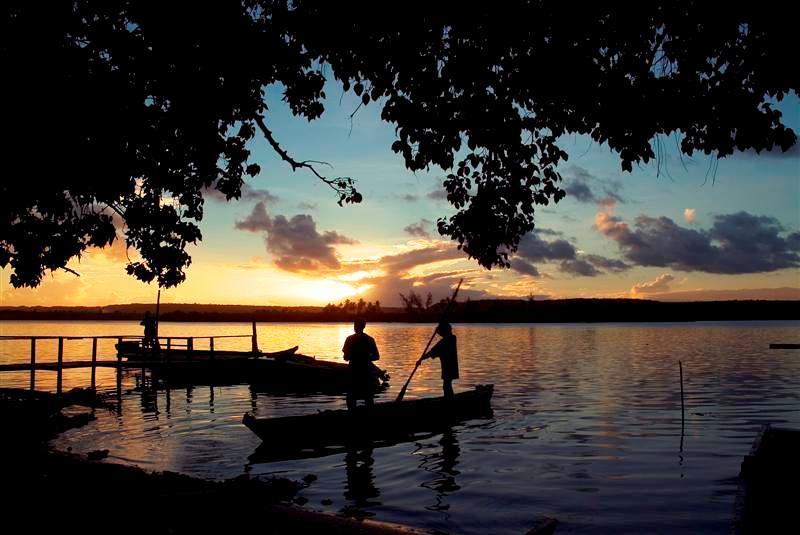 Por do sol na Lagoa Mundaú, um dos principais polos