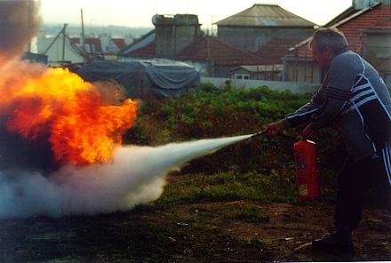 Plano Local Missão: Brigadas de Apoio Local Implementar medidas de segurança contra incêndio. em centros urbanos antigos.