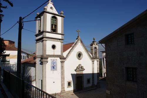 C a s a S e n h o r i a l p e r t e n c e n t e a J o ã o P e g a s 043 Viseu Nelas Moreira Época de Construção: Valor Arquitetónico: Imóvel de Acompanhamento, inserido no conjunto de Arquitetura