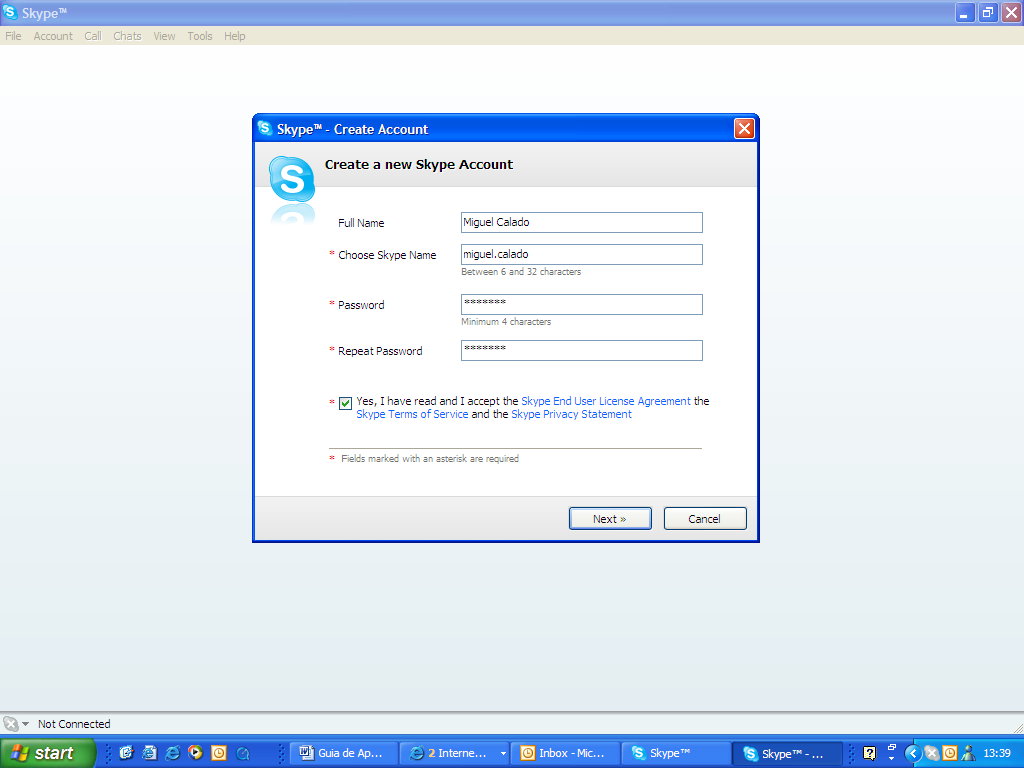 condições de utilização do Skype, carregando na caixa em branco. De seguida carregue em Next. A janela que surge no ecrã pede-lhe que digite um e-mail para recuperação da password.