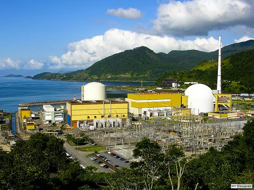 Atualmente, com as exigências do Protocolo de Kyoto de redução dos gases causadores do efeito estufa, os defensores da energia nuclear argumentam que é uma opção limpa.