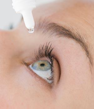 Lubrificação dos olhos e das LC Recomenda-se lubrificar os olhos e as LC para aumentar o conforto durante o uso e para facilitar a colocação e a remoção das mesmas.